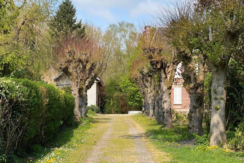 Uw Eigen Boerderij Bij Le Moulin De La Place Hargicourt Exteriör bild